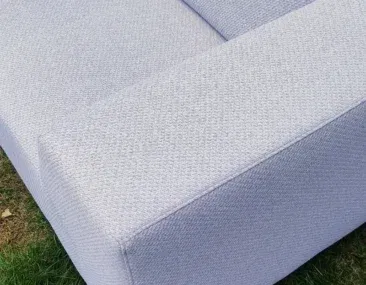 is helemaal schoongemaakt de bank door mobiele cleaners