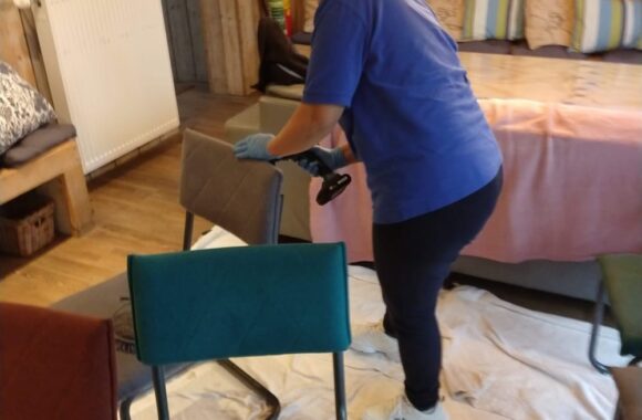 meubelreiniging-stoelen-bank-vakantieboerderij-olpoda-beneden-leeuwen-ref022022-2